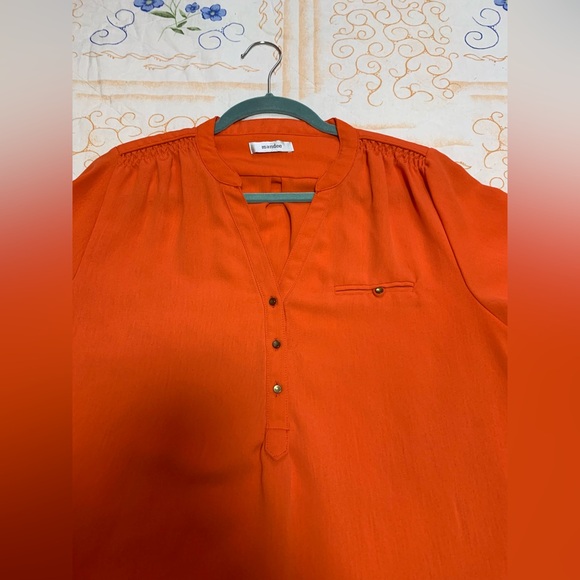 Orange long sleeve blouse from Mandee - Picture 3 of 16